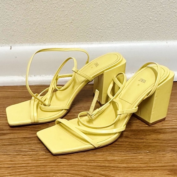 ZARA Block Heel Sandal - Picture 2 of 12
